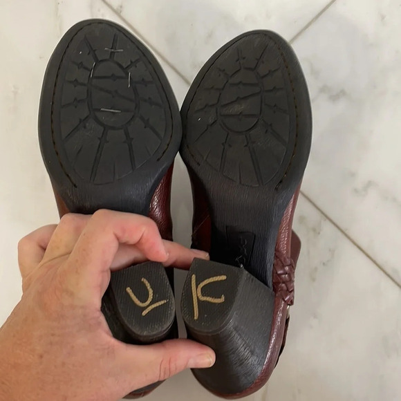 Like new B.O.C., women’s 9, brown leather ankle booties with braid detail - Picture 6 of 9